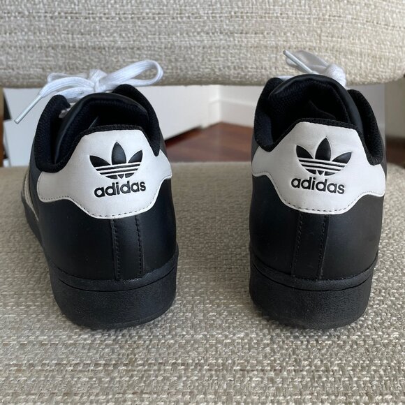 Adidas Black Superstars Men’s 10 - Picture 4 of 7